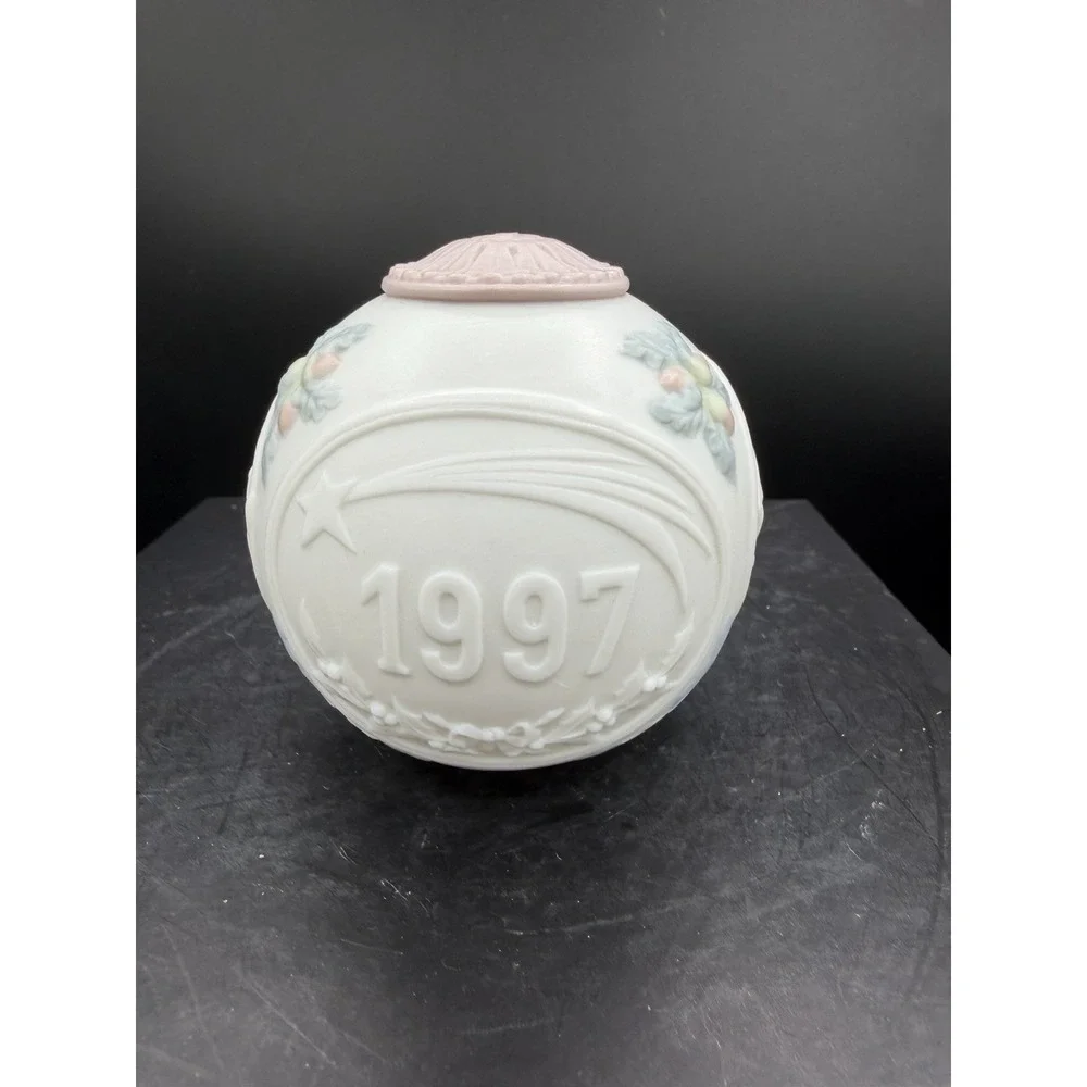 Vintage Lladro 1997 Annual Porcelain Christmas Ornament 🎄✨